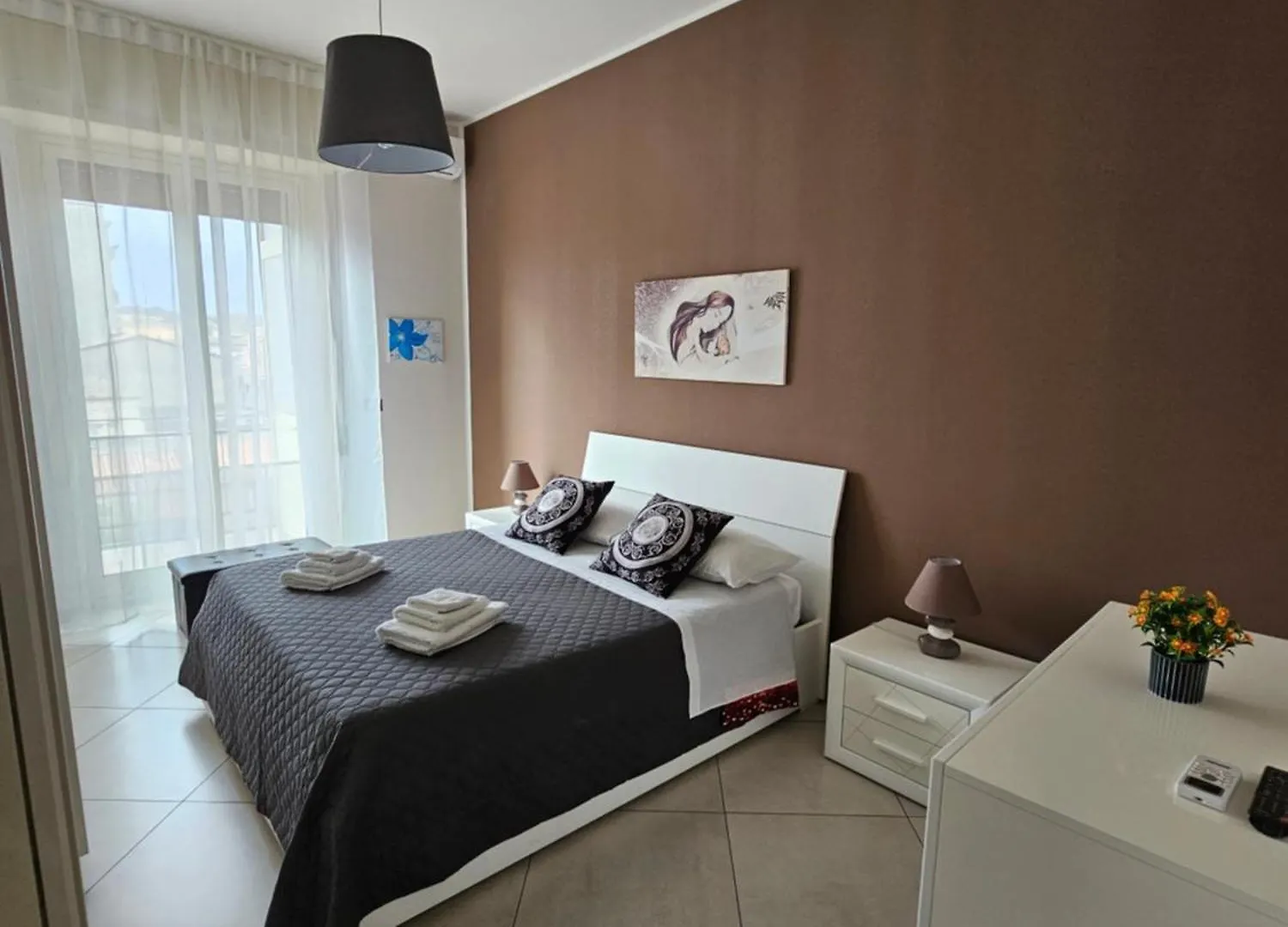 Lu&To House Catania contacts